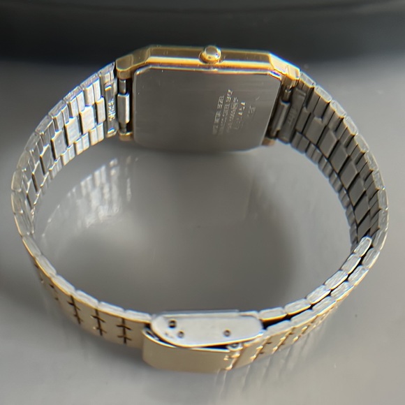 Vintage Pulsar Brushed Gold Toned Chamfer Tank Watch - Picture 6 of 16